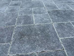 Dalles de pavage en pierre naturelle grise Blacklime, épaisses, coupées à la main, motif aléatoire, traditionnelles, durables, résistantes à l'eau, pour villa, extérieur - Product Image 5
