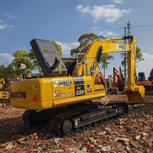 Excavadora de cadenas Komatsu PC220-8 usada en oferta, 22 toneladas, original de Japón, excavadora mediana con motor diésel Komatsu SAA6D107E - Product Image 1