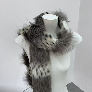 Écharpe longue tricotée chaude en fausse <span class=keywords><strong>fourrure</strong></span> pour femme, idéale pour les fêtes d'hiver, avec logo personnalisé, de notre usine avec 17 ans d'expérience - Product Image 2
