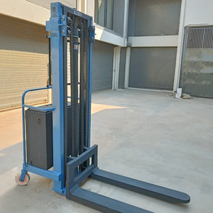 Carrello Elevatore Elettrico da 1 Tonnellata con Sollevamento 1,6M, Ruote in Nylon Resistenti per Carico su Pavimentazione Esterna - Product Image 3