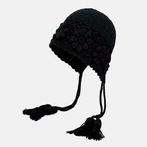 Chapeau à fleurs ajourées tissé à la main pour <span class=keywords><strong>femme</strong></span>, style ethnique, double couche, chaud, tricoté en nylon respirant et imperméable, avec <span class=keywords><strong>pompon</strong></span>, pour l'automne et l'hiver - Product Image 4