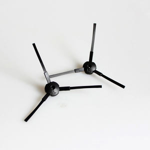 2 pièces de remplacement de la brosse latérale du robot noir pour l'aspirateur robot <span class=keywords><strong>Ilife</strong></span> V3 V3S V5 <span class=keywords><strong>V5S</strong></span> A6 A4 A4s <span class=keywords><strong>PRO</strong></span> - Product Image 3