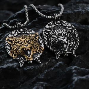 Collar con Colgante de Cabeza de Lobo Vikingo para Hombre, en Acero Inoxidable, Diseño Geométrico con Temática Animal, Regalo para Ocasiones Especiales - Product Image 1