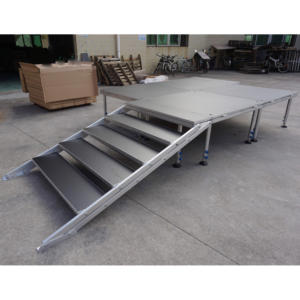 Scène modulaire amovible en aluminium, portable, avec montage et démontage faciles et surface antidérapante pour les événements en plein air - Product Image 1