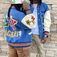 Chaqueta Varsity Personalizada, Estilo Letterman, Bordado, Parches de Chenille, Mangas en Contraste, Botones a Presión, Fabricante Mayorista