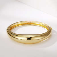 Nouveauté Bracelet jonc en alliage de zinc couleur unie sur mesure pour femmes Bijoux minimalistes Vente en gros