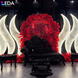Arco Metálico LEDA de Lujo para Bodas y Eventos, Decoración con Algas Marinas, Combinación de Hierro Dorado y Arte LED - Product Image 2