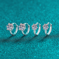 Boucles d'oreilles clous en argent sterling 925 plaqué rhodium, moissanite taille brillant, sertissage à six griffes, fermoir sécurisé, certifiées par un tiers, élégantes