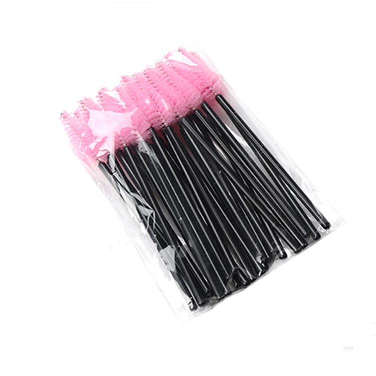 Manche noir avec pinceau rose clair