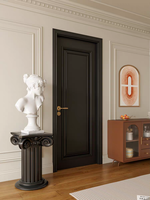 Porte en bois à charnières de style médiéval, peinte en noir, avec lignes décoratives et boucle profonde de style mid-century