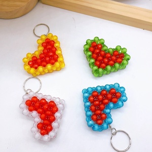 พวงกุญแจอะคริลิคแบบกำหนดเองจากโรงงาน ดีไซน์ DIY สำหรับตกแต่งกระเป๋าถือ ทำมือ ของขวัญสำหรับผู้หญิง จี้รูปหัวใจแบนน่ารัก - Product Image 1