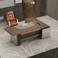 Bureau de direction moderne de luxe, bureau de direction, patron, bureau en forme de L, mobilier de bureau moderne