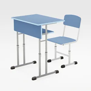 可调式木制学生学习课桌椅在学校摆放课桌椅