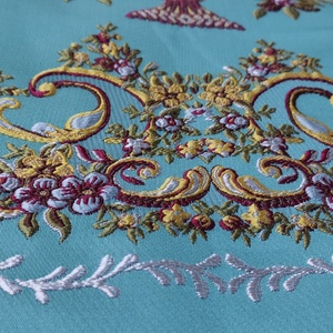 Alfombra de Oración Musulmana Bordada con Diseño Floral, Lavable, Plegable y Portátil, para Campamentos y Picnics - Product Image 1