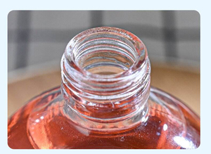 Échantillon gratuit de bouteilles à spiritueux en verre transparent LingKa LK01 modèle Classica avec impression sérigraphique pour gin, rhum, whisky - Product Image 6