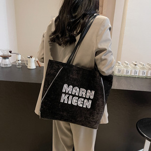 Sac fourre-tout en toile personnalisé et durable avec impression sur mesure pour les événements promotionnels et les courses quotidiennes - Product Image 4