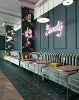 Ensemble de table de restaurant de luxe très demandé, chaise de restaurant en velours avec design entièrement en aluminium pour projet de restaurant