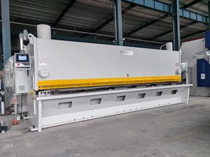 Mesin cukur Guillotine hidrolik CNC tugas berat 10x3200mm ISO pemotong pelat logam industri - Product Image 2
