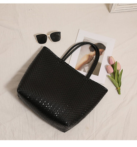Sac à main tissé en plastique <span class=keywords><strong>de</strong></span> couleur unie - Nouveau panier <span class=keywords><strong>de</strong></span> courses tendance, sac <span class=keywords><strong>de</strong></span> <span class=keywords><strong>plage</strong></span>, sac à main en paille avec poignée et sac décontracté - Product Image 5