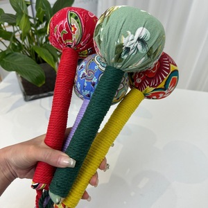 Martillo de Masaje Zhengyan de 31 cm, Color Aleatorio, Masajeador de Meridianos para Espalda, Hombros y Cuello, Palo de Masaje Manual, Tela No Tejida de Artemisia - Product Image 3