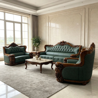 Meubles de salon de style villa classique, canapé en cuir capitonné vert foncé, cadre en fibre de verre sculpté, tables basses en marbre