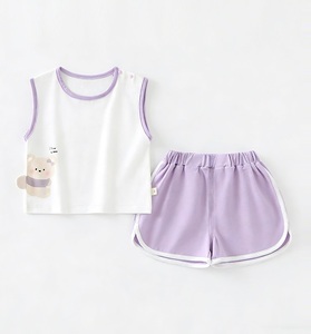 Conjunto <span class=keywords><strong>de</strong></span> Top y Pantalones Cortos para Niñas Guai Boutique con Estampado <span class=keywords><strong>de</strong></span> Osito para Jugar al Aire Libre en Verano - Product Image 3