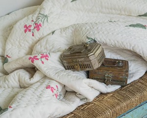 Edredón estampado de bloque de mano étnico de algodón Jaipuri indio, edredón estampado de bloque de mano hecho a mano para uso doméstico y hotelero - Product Image 3