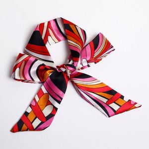 Foulard en satin personnalisé avec fleurs pour femmes et filles, en stock, expédition immédiate, accessoire de mariée, décoration de sac à main, usage quotidien, trajets quotidiens - Product Image 2