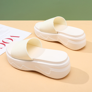 2024 Primavera Nueva tendencia Zapatillas con logotipo personalizado para mujer Suave transpirable antideslizante para uso en interiores/exteriores Peso ligero con puntera - Product Image 2