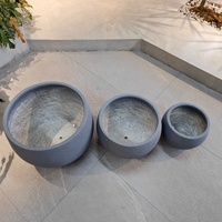 Pot Bunga Beton Minimalis Modern Desain Bundar untuk Penanam Tanaman di Pusat Perbelanjaan