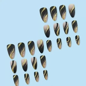 Uñas postizas reutilizables negras de ABS, largas, medianas, almendradas, con acabado <span class=keywords><strong>mate</strong></span>, pre-diseñadas, con puntas francesas y diseño de gorro navideño. - Product Image 3