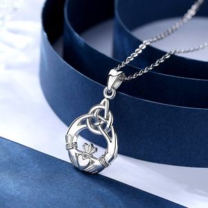 925 Sterling Liontin Kalung Persahabatan, Simbol Hati Claddagh Celtic Perak - Product Image 2