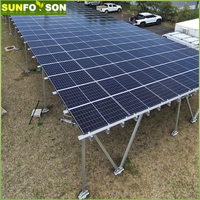 Structure de carport solaire en aluminium anodisé SunRack pour l'installation de panneaux photovoltaïques