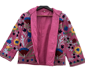 Veste en coton élégante faite à la main Suzani rose pour femmes hiver tendance vêtements d'extérieur belle broderie ouverte sur le devant imprimé polaire - Product Image 1
