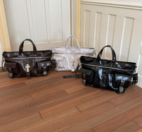 Sac fourre-tout style moto rétro punk avec œillets métalliques brillants, sac de voyage unisexe punk à multiples poches, sac à bandoulière quotidien