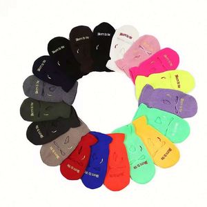 Nouveau bonnet personnalisé avec logo, produits d'hiver, casquette à trois trous pour le ski, pour adultes hommes et femmes, cagoule tricotée à 3 trous, vente en gros - Product Image 4