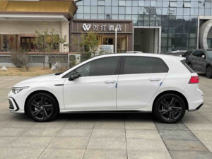 Volkswagen <span class=keywords><strong>Golf</strong></span> d'<span class=keywords><strong>occasion</strong></span> 2021 280TSI DSG R-Line 5 portes, berline, essence, pour l'exportation - Product Image 4