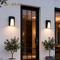 Applique murale LED extérieure IP65 étanche en aluminium avec diffuseur en verre trempé, garantie 3 ans, design moderne et épuré pour jardin et balcon
