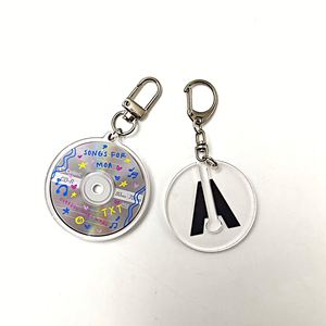 Portachiavi in Acrilico di Alta Qualità con Stampa UV Epossidica, Charm Personalizzati con Stelle Olografiche per Produzione di Massa - Product Image 6