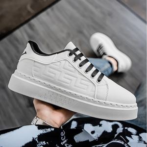 Nouvelles baskets blanches respirantes pour étudiants masculins, baskets plateforme tendance et polyvalentes, baskets décontractées pour hommes printemps 2026 - Product Image 1