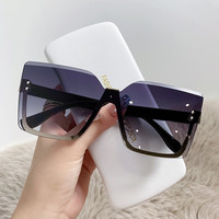 2024 nouvelles lunettes de soleil en métal demi-monture de style européen et américain mode lunettes de soleil amincissantes pour femmes lunettes résistantes aux UV