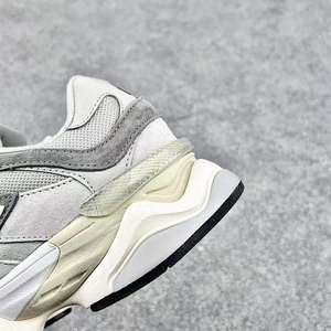 Chaussures de sport de luxe personnalisées pour l'extérieur, chaussures décontractées rétro antidérapantes, chaussures de course 9060, chaussures de marche tendance pour hommes et femmes - Product Image 6