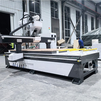 Machine de gravure CNC à quatre procédés 1325, précision de ±0,1 mm pour la fabrication de meubles sur mesure