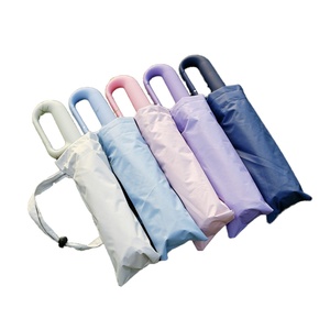 Parapluie pliant automatique avec poignée à boucle annulaire, facile à transporter, haute qualité, coupe-vent, renforcé, vente en gros - Product Image 1