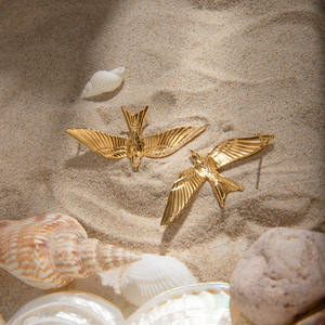 Pendientes de Acero Inoxidable con Baño de Oro PVD de 18K con Diseño de Ganso Salvaje de J&D Jewelry, Pendientes de Pájaro Bonitos para Mujer - Product Image 4
