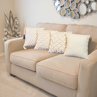 Coussin d'oreiller de canapé en macramé de style moderne fait à la main motif à rayures en coton de taille personnalisée pour la maison ou l'hôtel