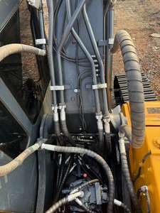 Excavatrice sur chenilles hydraulique d'occasion Hyundai 220 à vendre, avec moteur et roulement, capacité de la cuve de 1,0 m, poids opérationnel de 20 tonnes - Product Image 4