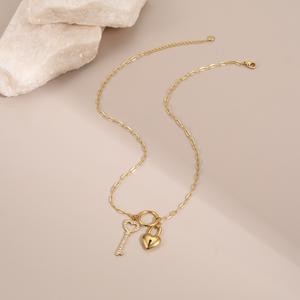 Collar con llave en forma de corazón de acero inoxidable para mujer, sencillo y moderno, versátil y lujoso. - Product Image 3