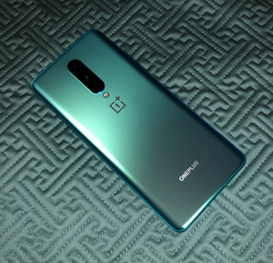 โทรศัพท์มือถือ <span class=keywords><strong>OnePlus</strong></span> <span class=keywords><strong>8</strong></span> 5G รุ่น Global ROM แรม <span class=keywords><strong>12GB</strong></span> ความจุ <span class=keywords><strong>256GB</strong></span> หน้าจอ 6.55 นิ้ว 90Hz ชิปเซ็ต Snapdragon 865 กล้อง 48MP ชาร์จไว 30W แบตเตอรี่ 4300mAh ระบบปฏิบัติการ Android 10 รองรับ NFC และ LTE โทรศัพท์ 5G รุ่นฝรั่งเศส - Product Image 1