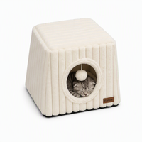 Maison pour chat en velours côtelé semi-fermée, tanière douillette pour chat, rembourrage en coton PP chaud, housse amovible et lavable, antidérapante, vente en gros OEM, jouet pompon